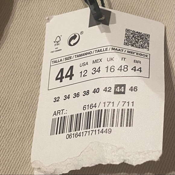 NWT Size 12 | Zara | 
Beige Slim Fit Trousers with side vents - Picture 6 of 8